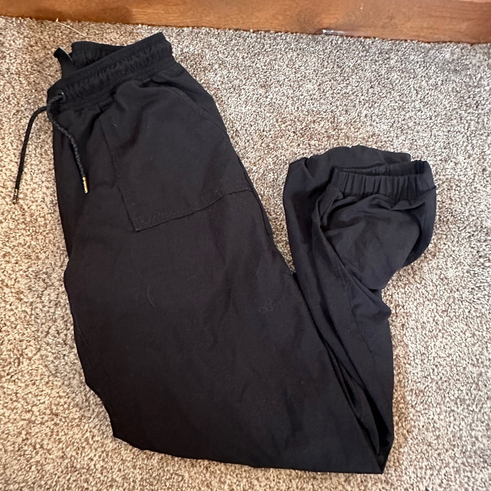Athletes joggers lined